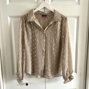NWOT Vince Camuto blouse with rouched sleeve detail